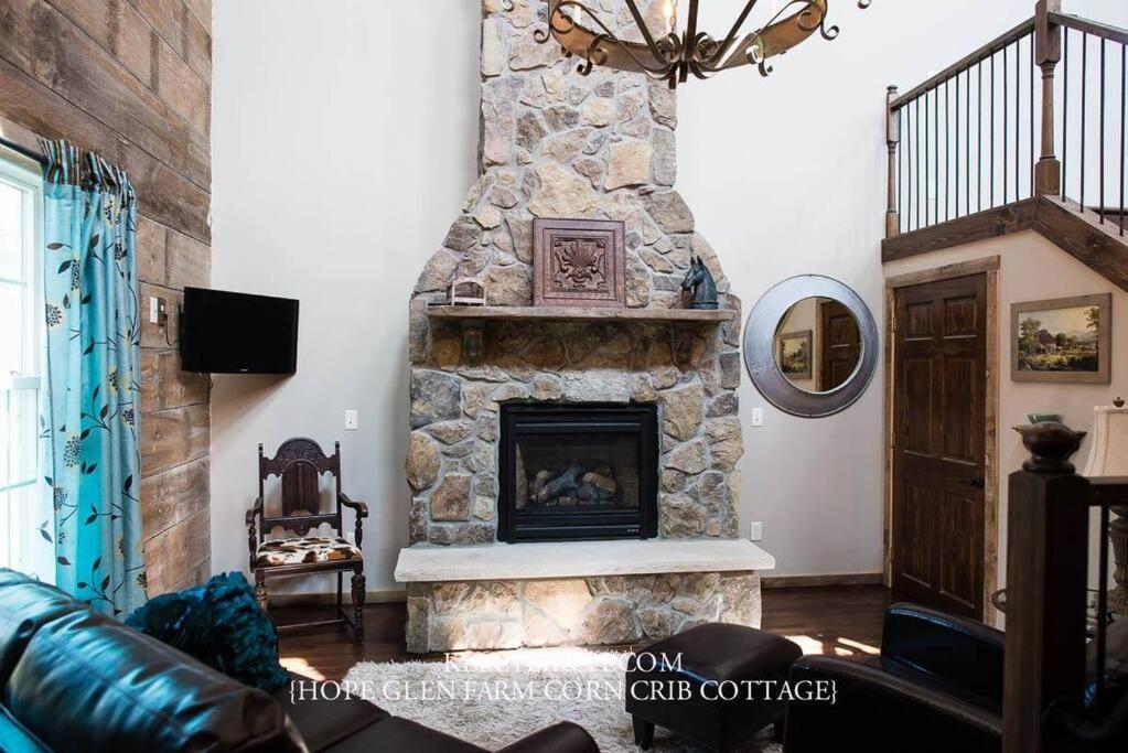 Corn Crib Cottage Barn And Villa At Hope Glen Farm Cottage Grove Exterior foto